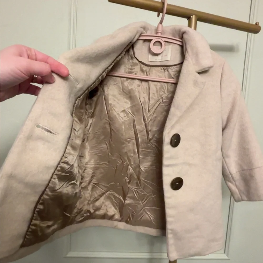 Zara Kids Coat size 5- like new! Light SAND color MSRP $105.99